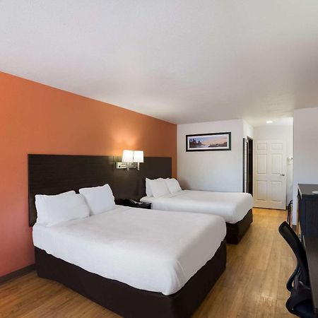 Quality Inn & Suites Junction Esterno foto