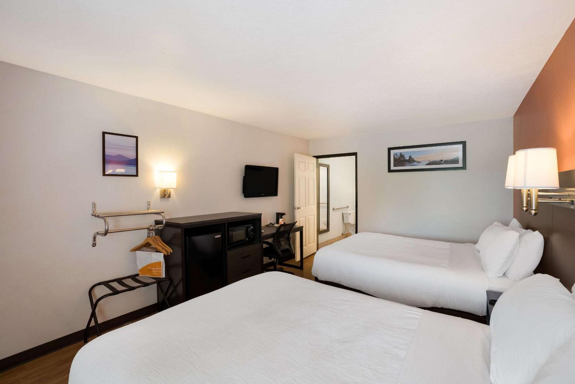 Quality Inn & Suites Junction Esterno foto