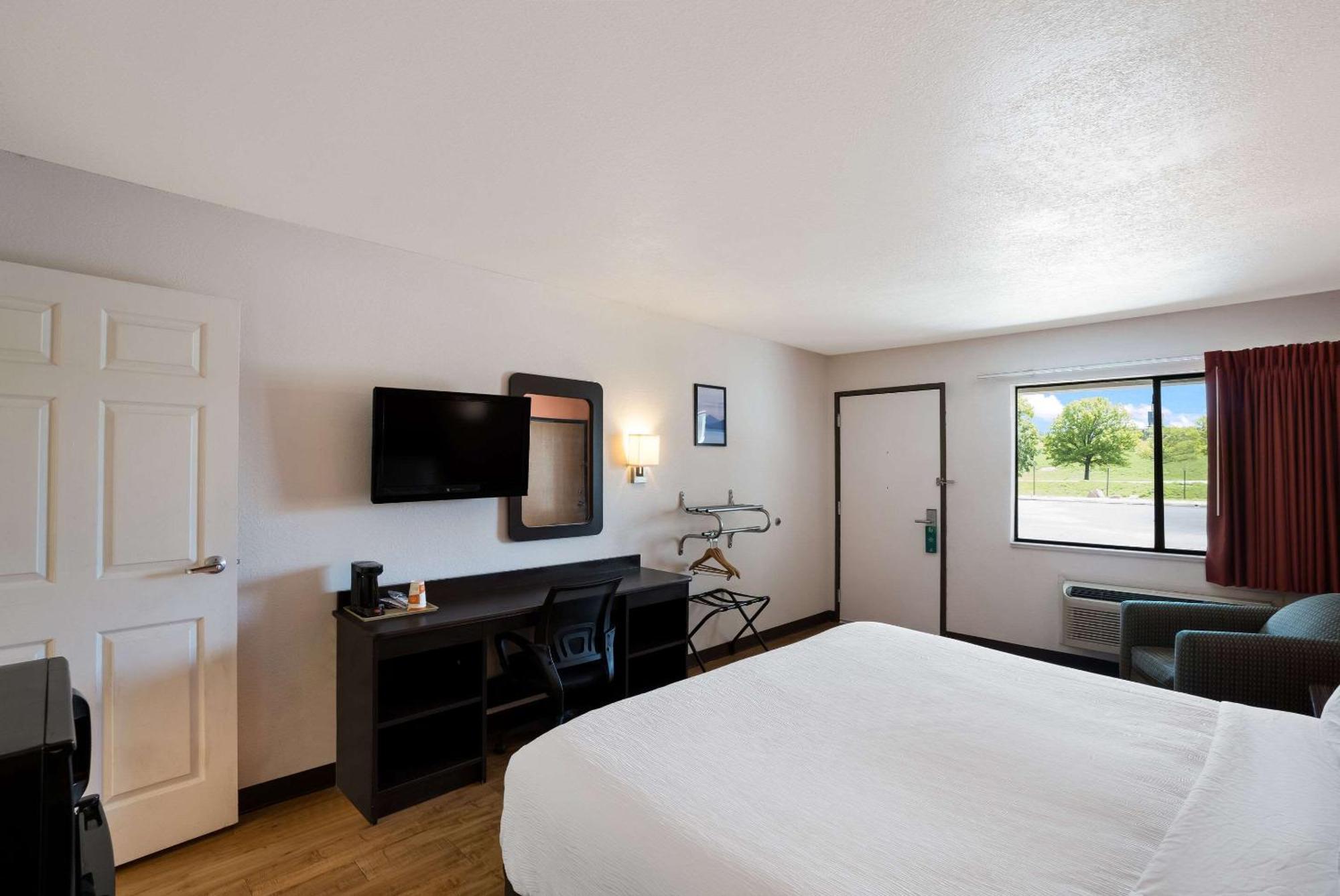 Quality Inn & Suites Junction Esterno foto