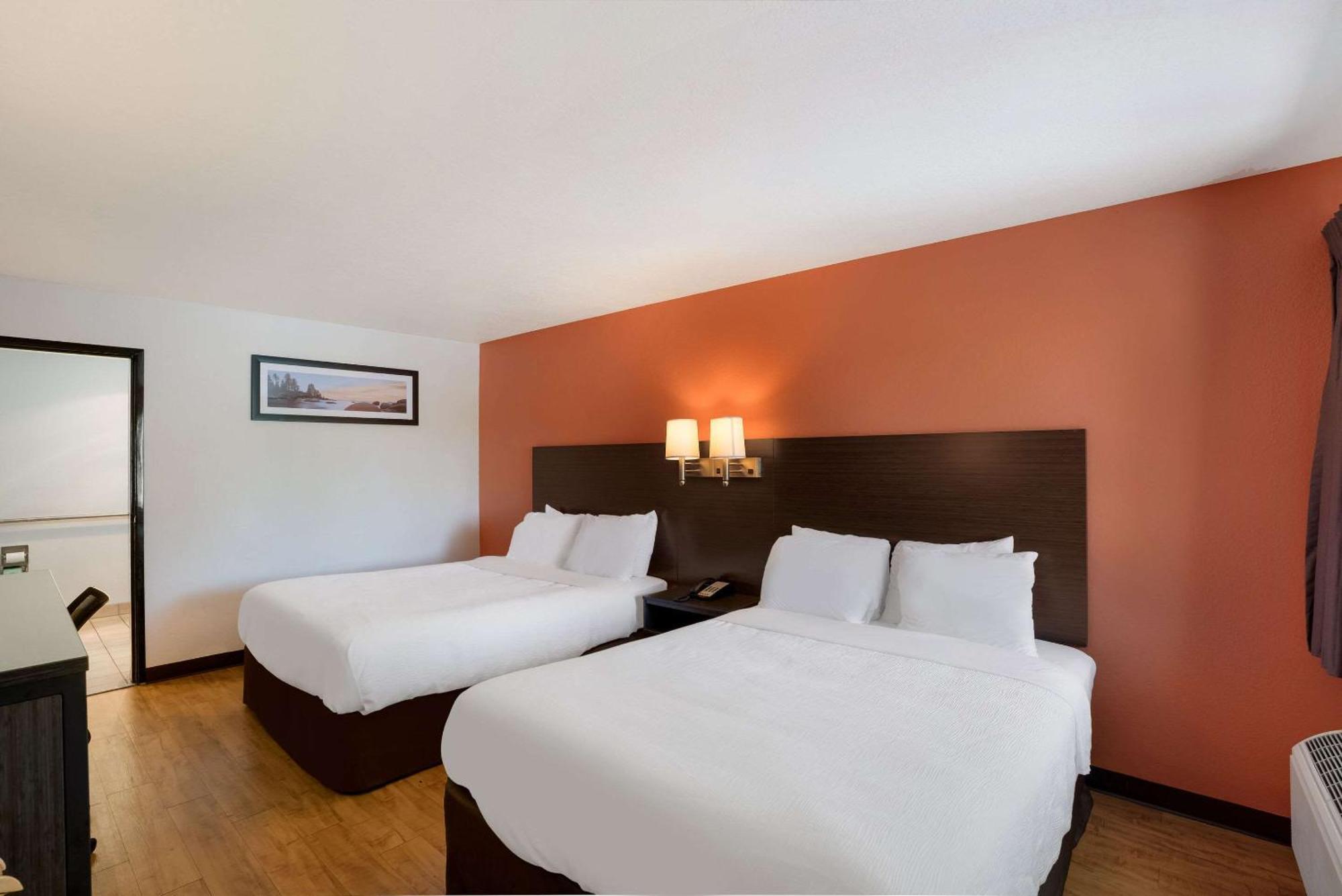 Quality Inn & Suites Junction Esterno foto