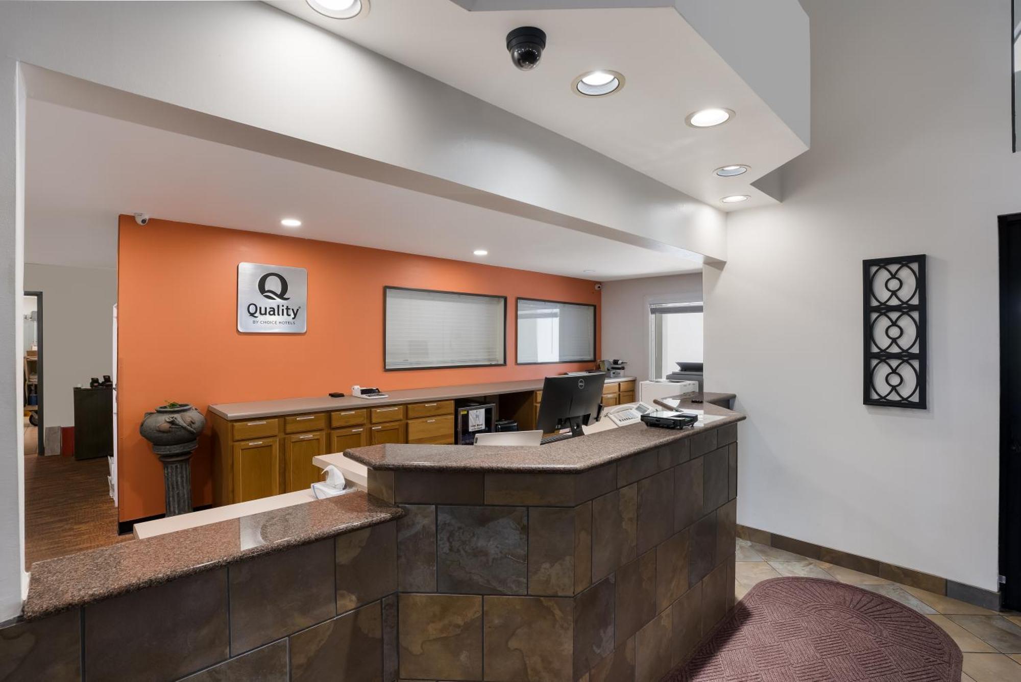 Quality Inn & Suites Junction Esterno foto