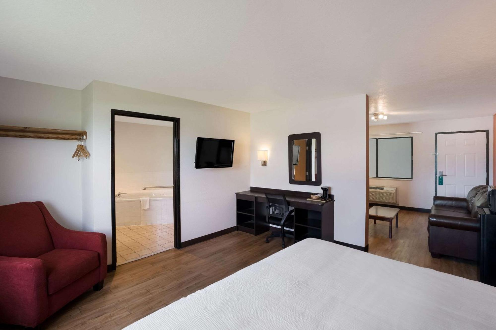 Quality Inn & Suites Junction Esterno foto