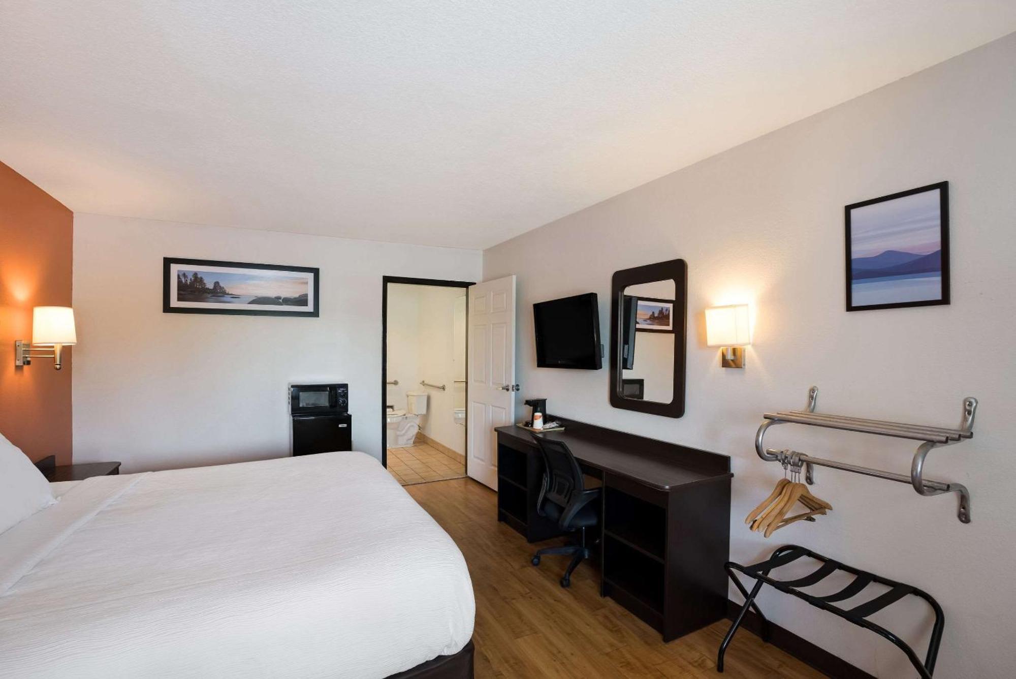 Quality Inn & Suites Junction Esterno foto