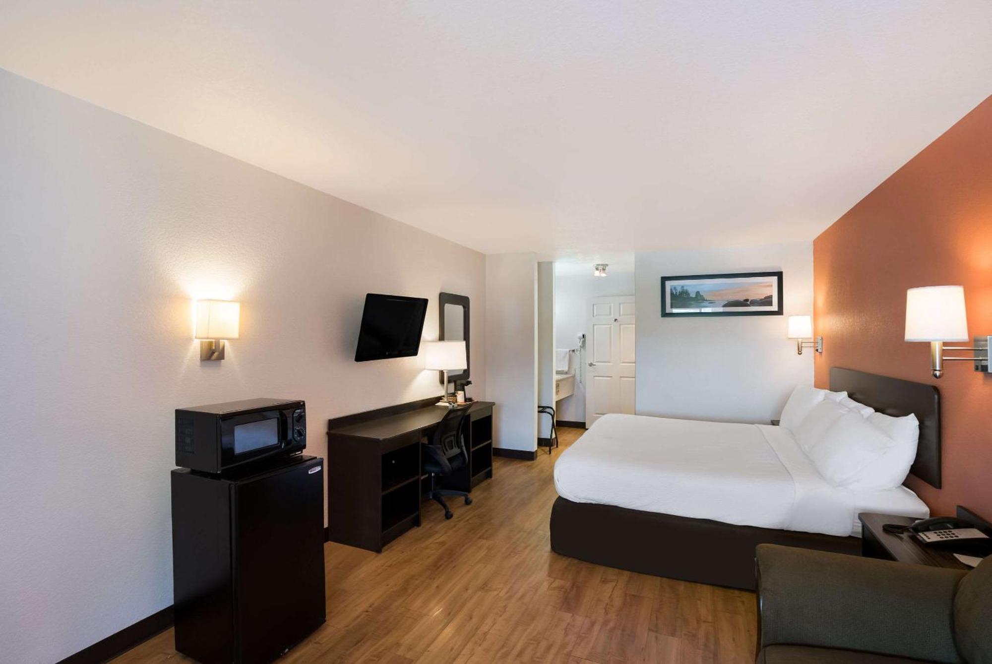 Quality Inn & Suites Junction Esterno foto