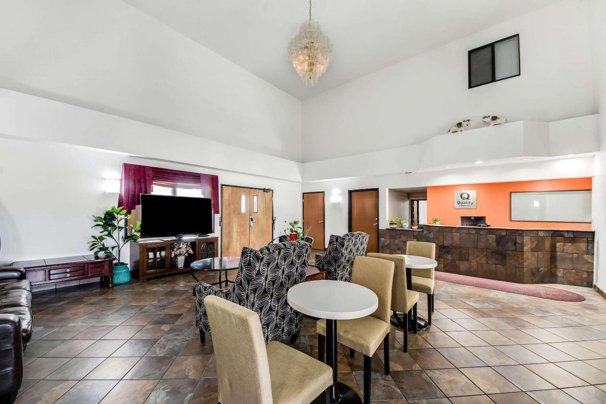 Quality Inn & Suites Junction Esterno foto